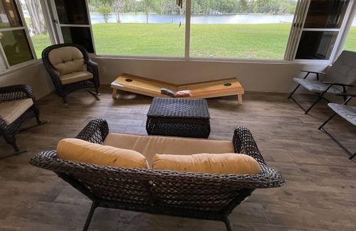 Inverness House | Lake Henderson Waterfront - Downtown Inverness, FL- Lillian’s Point, incl kayaks