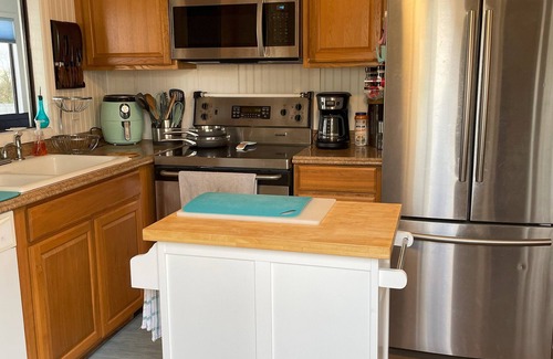 Fedhaven Cottage | Lake Home - 2 bd rm w/dock & pier on Lake Rosalie, Lake Wales