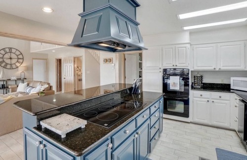 Palo Pinto County House | Lake Home with Private Pool, Games, Views! 100 yds to Marina w boat launch!