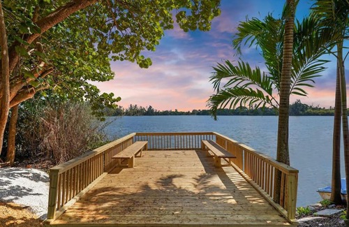 Davie Villa | Lake House 2