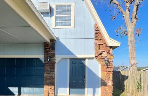 Beaver Shores House | Lake House and Studio Book Two places in one 4 bedrooms large driveway and yard