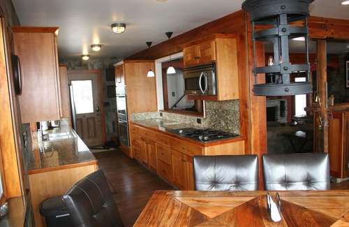 Sandusky House | Lake House at Cedar Point - Private Beach & Bay, Dock, Boats, Fire Pit Game Room