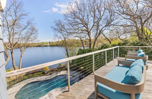 Arlington House | Lake House in the City