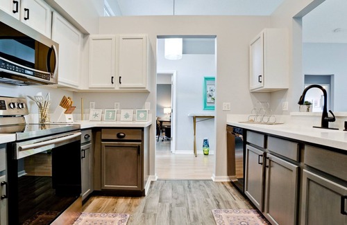 Sabal Harbour House | Lake House - Lake View-Central Location near IMG - Community pool, Sleep 8