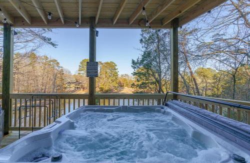 Trenton Apartment | Lake House near Lookout Mt - Theater, Gym & Arcade