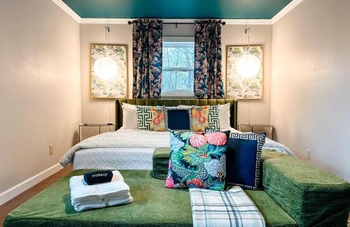 Trenton Apartment | Lake House near Lookout Mt - Theater, Gym & Arcade