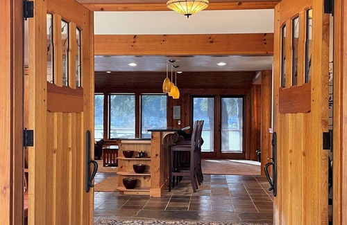 Woodinville House | Lake House - Picturesque & Peaceful