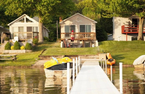 Twin Lake House | Lake House: Pontoon Rental l Kayaks & SUP +Hot Tub