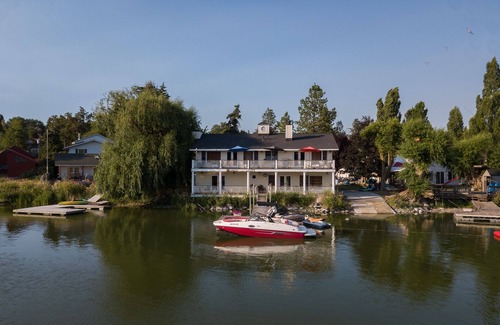 Downtown Klamath Falls House | Lake House retreat kayaking,boating, bird watching