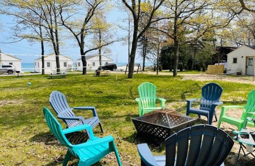 Greenbush House | Lake Huron Cottage 6 - 3 Bed 1 Bath