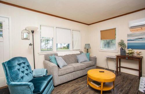 Greenbush House | Lake Huron Cottage 6 - 3 Bed 1 Bath