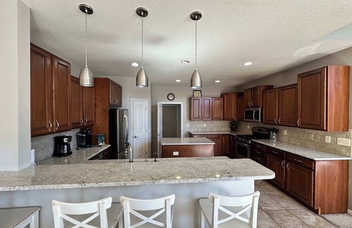 Rocky Mount House | Lake It Easy – Waterfront 7 BDR!