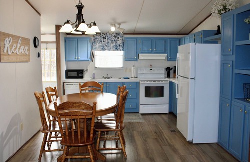 Russell Springs House | Lake it or Leave it! Lake House just one mile from Lake Cumberland Marina