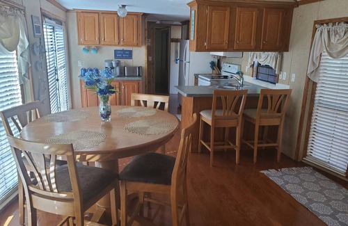 Salt Springs Cabin | Lake Kerr Cabin in Salt Springs W/golf cart and water sports equipment.