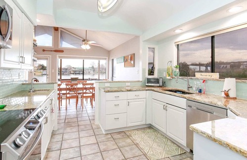 Granite Shoals House | Lake LBJ Waterfront House w/ Private Boat Slip and Perfect for Family Getaways