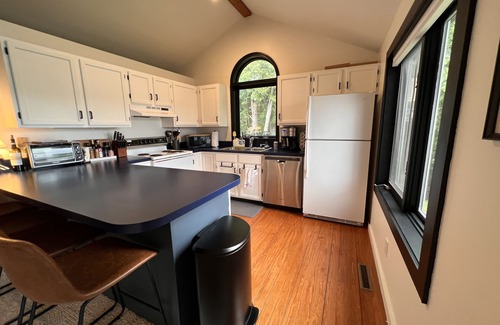 Lake Leelanau House | Lake Leelanau Waterfront Home: 10 min to Leland, Suttons Bay, Lake Michigan