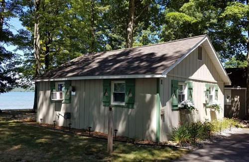 Traverse City Cabin | Lake Leelanau Waterfront Cottage with Mini Harbor - Close to Traverse City!