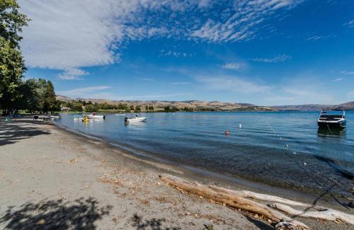 Wapato Point House | Lake Life at Wapato Point