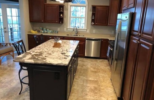 Henrico House | Lake Life Escape - The Point on Lake Gaston