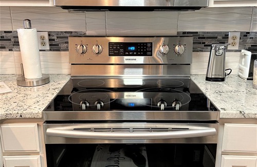Indian Point Condo | LaKe LiFe Luxury Waterfront with ALL the Amenties!