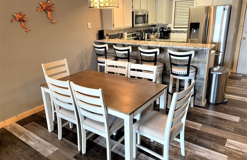 Indian Point Condo | LaKe LiFe Luxury Waterfront with ALL the Amenties!