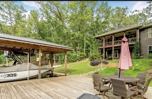 Smith Mountain Estates House | Lake Life on Lake Martin