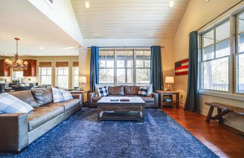 Cashiers House | Lake Livin Lodge Cashiers Retreat with Mtn Views