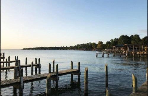 West Livingston House | Lake Livingston Family Fun Getaway Serene Sunsets!