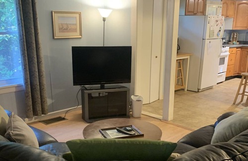Saratoga Springs Cottage | Lake Lonely Saratoga Getaway