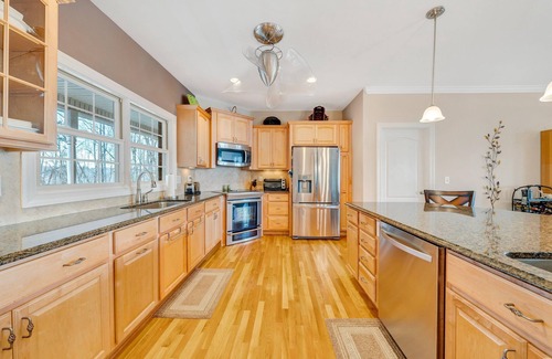 North Shore House | LAKE Lookout: home with lake views!