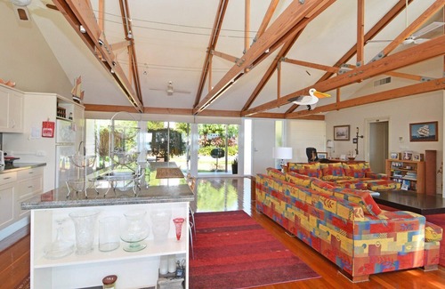 Morisset Park House | Lake Macquaries' Edgewater Lakehouse at Morisset Memories