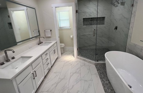 Grapevine House | Lake & Main st. This this beautiful home has it all in reach