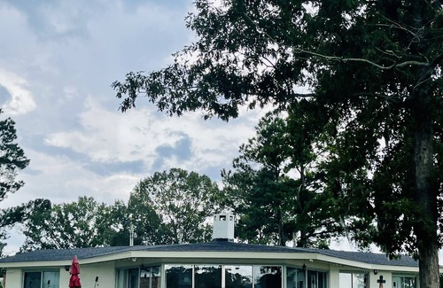 Summerton House | Lake Marion Vacation Home - Goat Island & Taw Caw Creek Area
