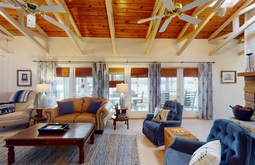 Little Kowaliga House | Lake Martin Oasis on Nero's Point, sleeps 15!