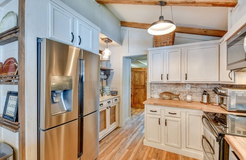 Smith Mountain Estates Cabin | Lake Martin Retreat w/Beach, Boat Dock + Fire Pit