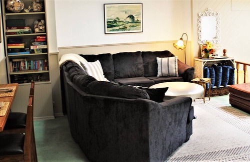 Covington House | Lake Meridian Mid-Century charmer 25 mins to SEA/TAC