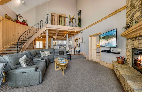 Sturgeon Bay House | Lake Mich Waterfront for 12 -Book Now for Prime Dates - Going Fast for 2026!