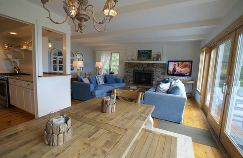Glen Arbor House | Lake Michigan Beach House with Air Conditioning-Sleeping Bear Bay in Glen Arbor