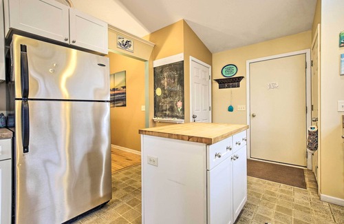 Mears Cottage | Lake Michigan Gem < Half-mi to Private Beach!
