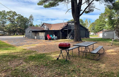 Tomahawk House | Lake Nokomis 1BD/1Bath Lakeside Cabin - Cabin #2