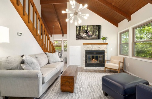 Bella Vista House | Lake Norwood Access - Back 40 Biking Trails - Crystal Bridges
