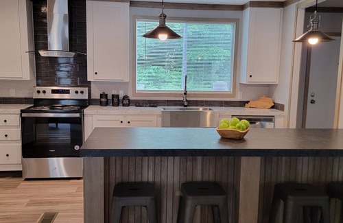 Cane Valley House | Lake oasis- less than one mile from Green River Lake