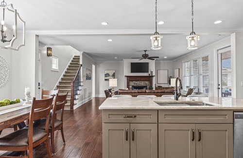 Reynolds Landing House | Lake Oconee Getaway. Spacious family & pet-friendly retreat in gated community