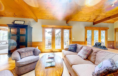 Freedom House | Lake Ossipee Family Home