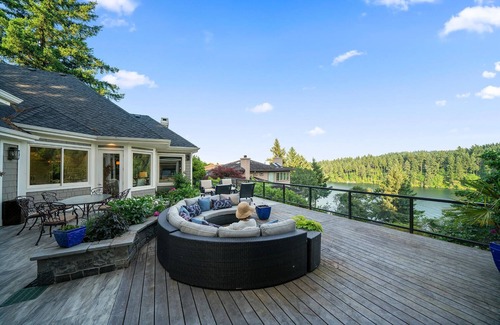 Lake Oswego House | Lake Oswego - on Lake property - private - elegant - luxurious - private Home