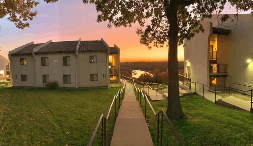 Lake Ozark House | Lake Ozark-1bd1ba-hippo Pool, Regalia Resort