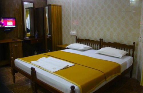 Kumarakom Bed & Breakfast | Lake Palace Family Resort Kumarakom