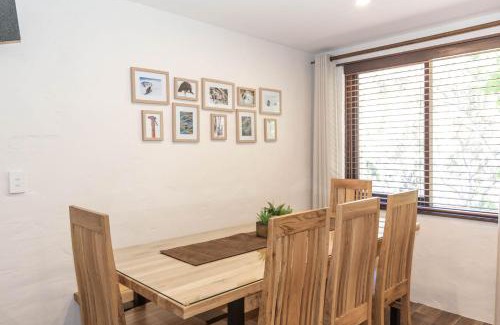 Jindabyne Apartment | Lake Pines 2 of 24 Cobbon Crescent Free WiFi and Stay 7 nights only pay 6