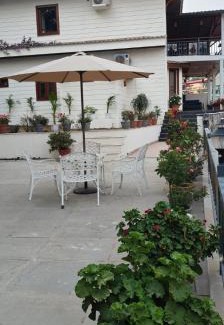 Naukuchiyatal Hotel | Lake Pleasant Villa