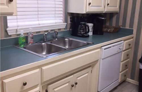 Hot Springs House | Lake Point Getaway perfect for exended stay